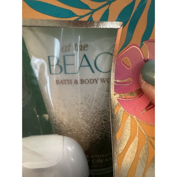 Bath And Body‎  Set Of Coconut Gift Trio Lotion Sanitizer And Spray New - Picture 4 of 7